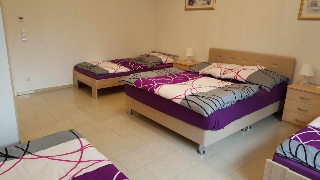 Holiday Apartment Есен Стая снимка