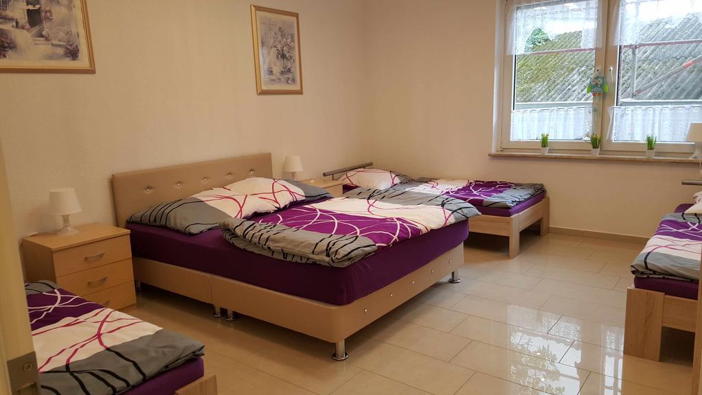 Holiday Apartment Есен Стая снимка