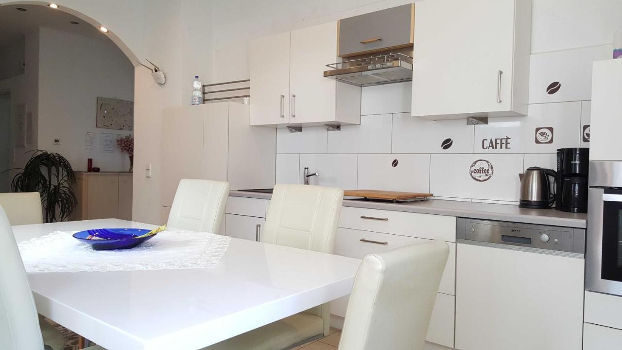 Holiday Apartment Есен Екстериор снимка