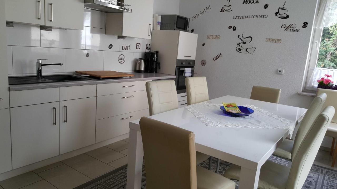 Holiday Apartment Есен Екстериор снимка